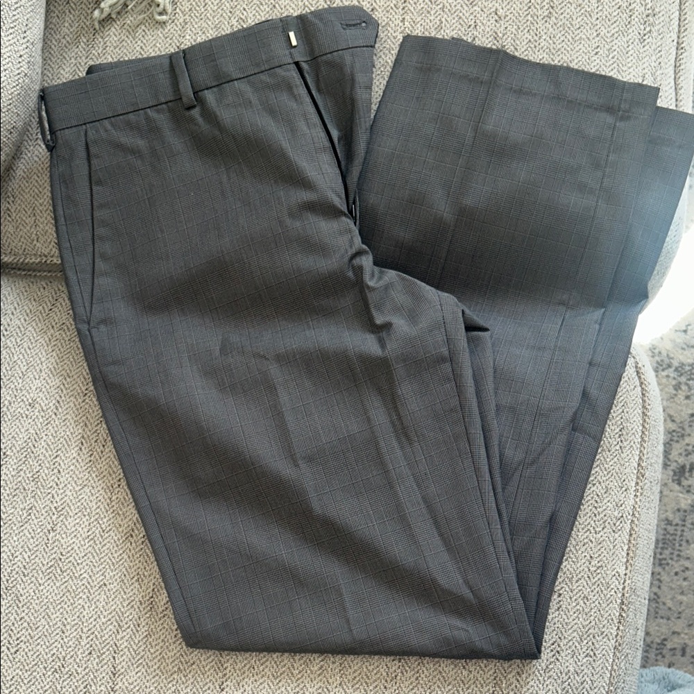 Men's VanHeusen Charcoal Gray Dress Pants
